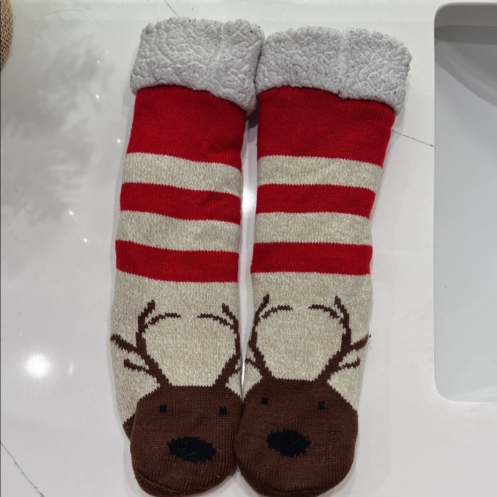 FREE w/ PURCHASE - Fuzzy Reindeer Socks‎